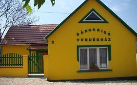 Sárgarigó Vendégház